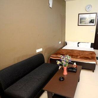 Shivraj Hotel, Jhajha 3